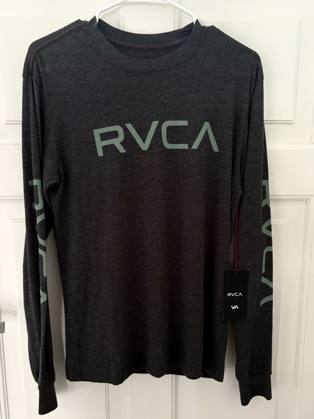 NWT RVCA Charcoal Long-Sleeve Logo Tee